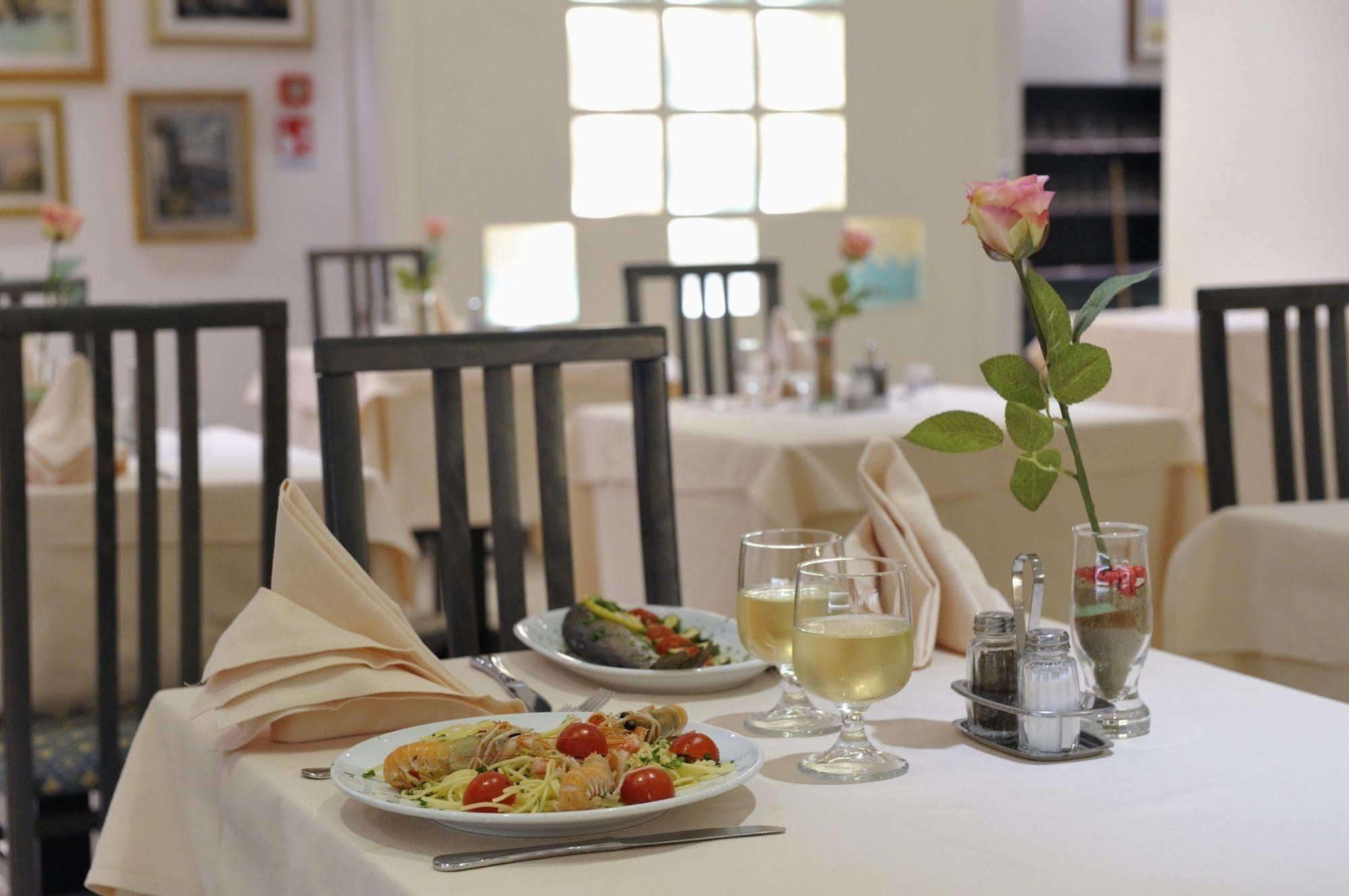 Hotel Eros Lignano Sabbiadoro Luaran gambar
