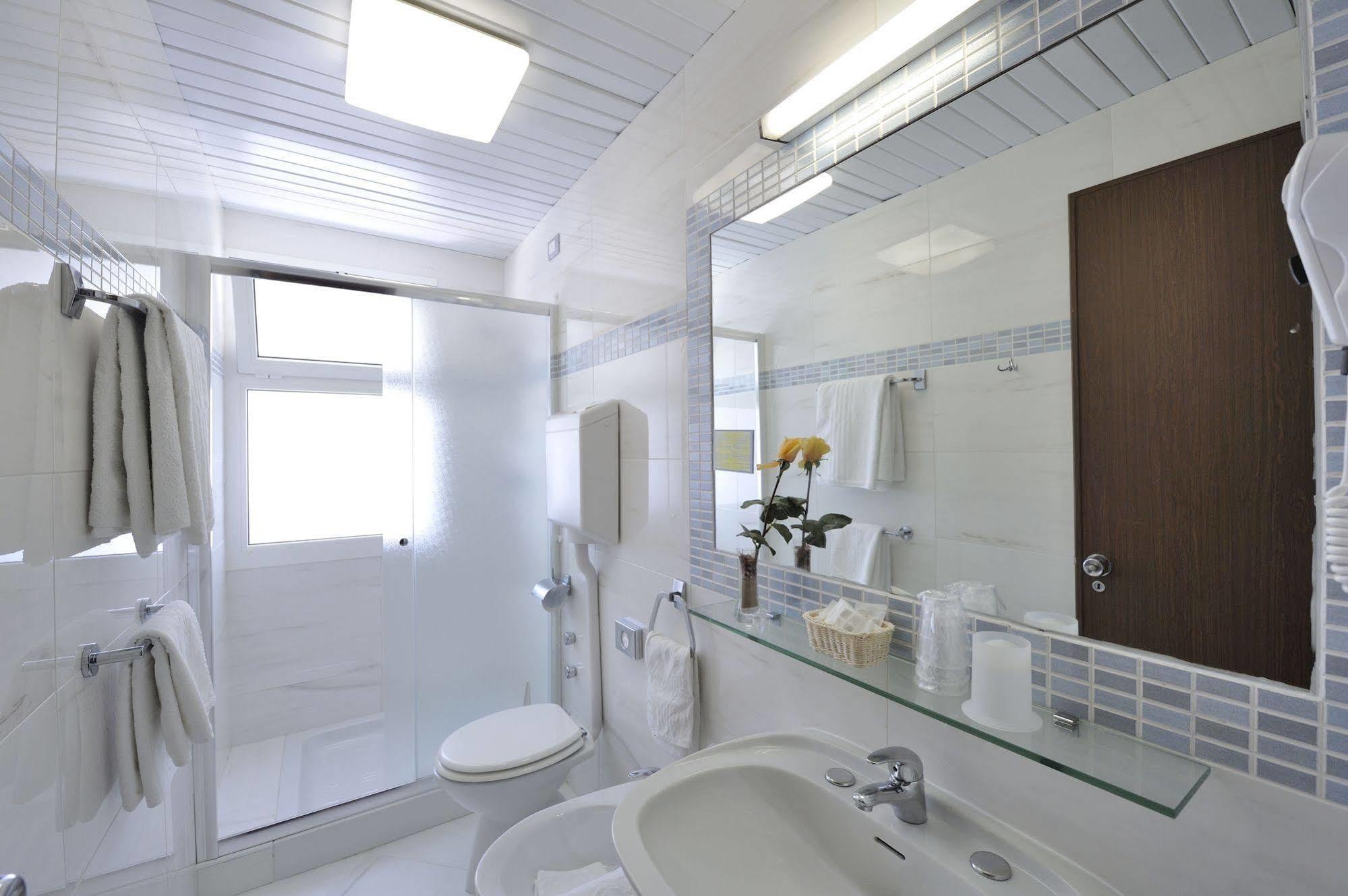 Hotel Eros Lignano Sabbiadoro Luaran gambar