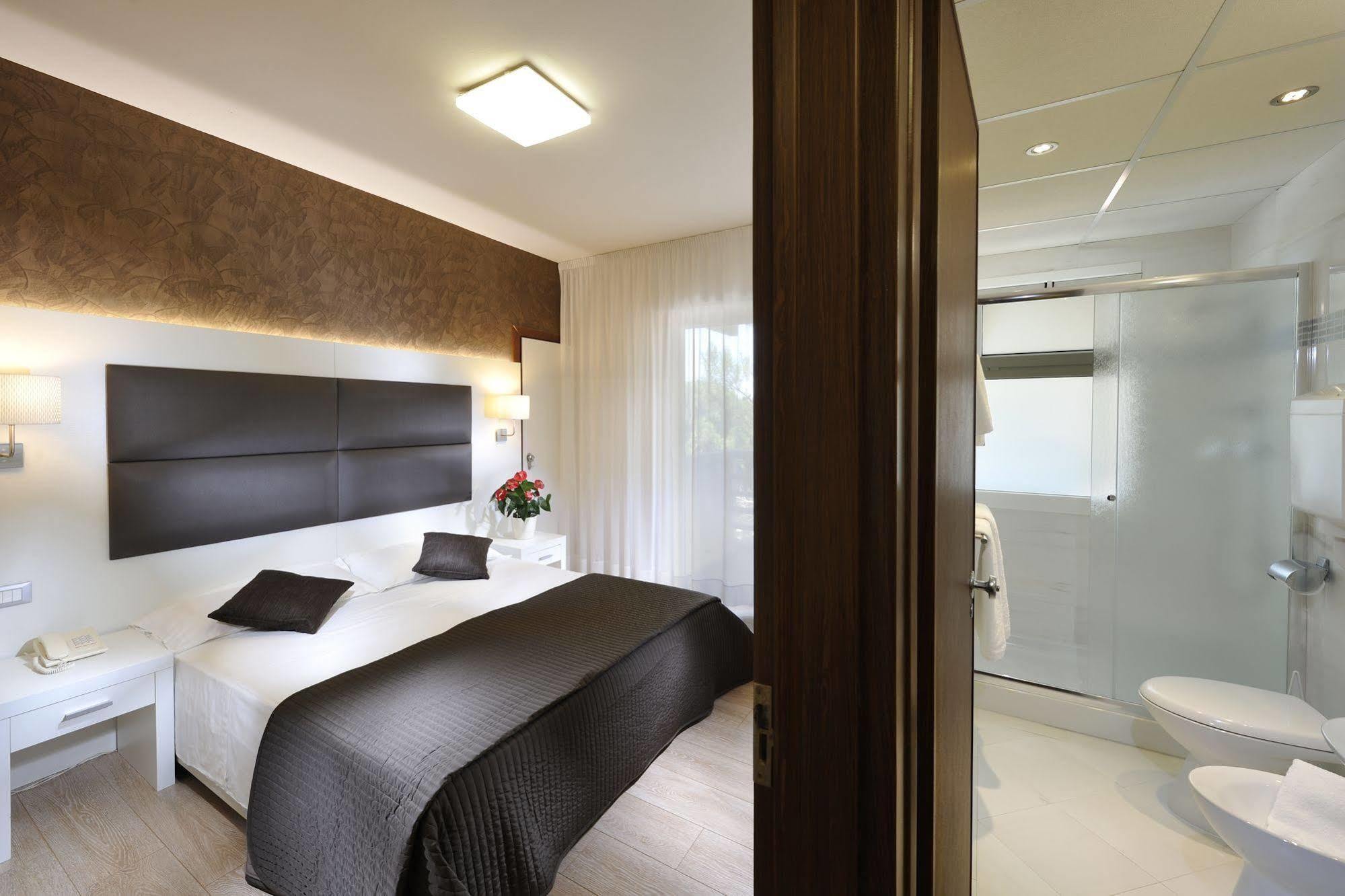 Hotel Eros Lignano Sabbiadoro Luaran gambar