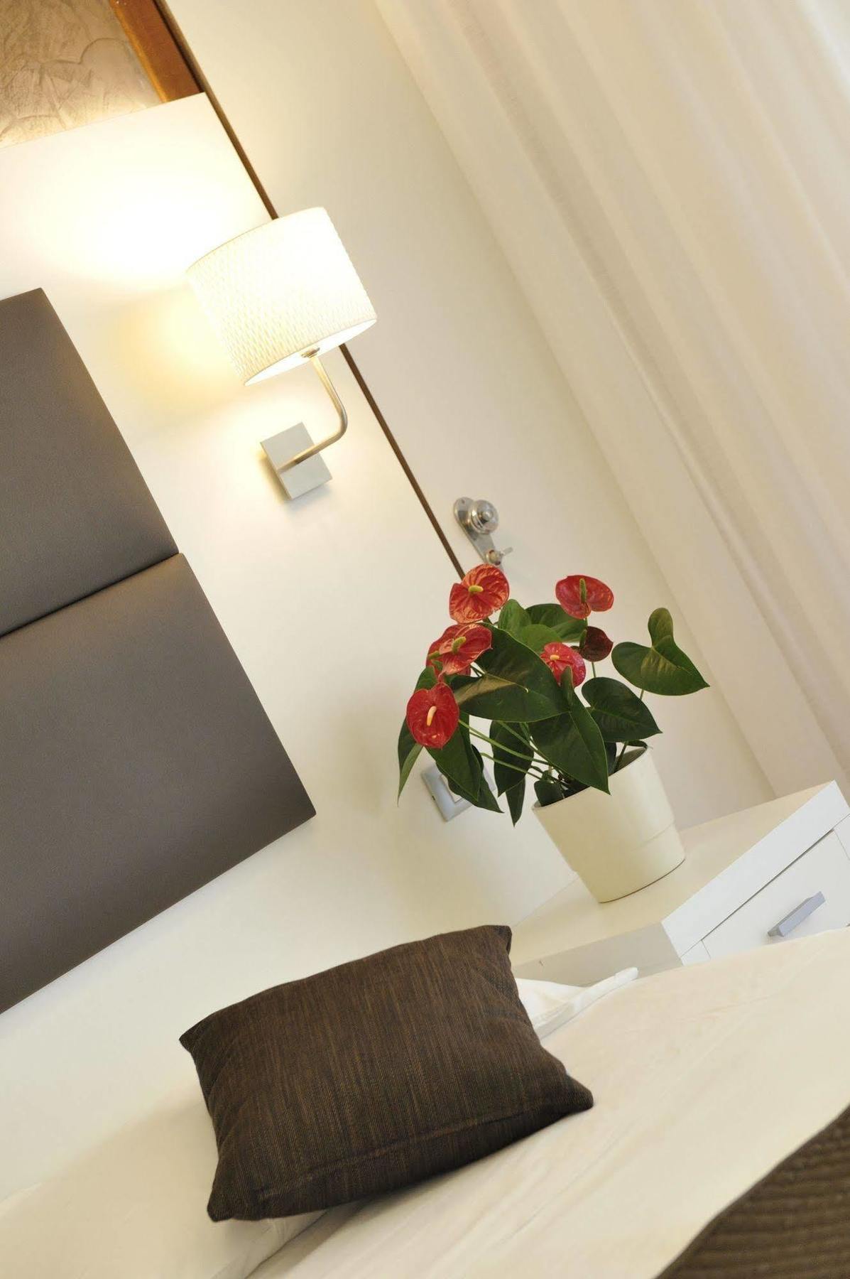 Hotel Eros Lignano Sabbiadoro Luaran gambar